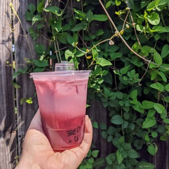 Hardy Coffee Co. - Blackberry Earl Grey iced tea with cream - Coffee & Tea Near Me - Omaha, Nebraska
