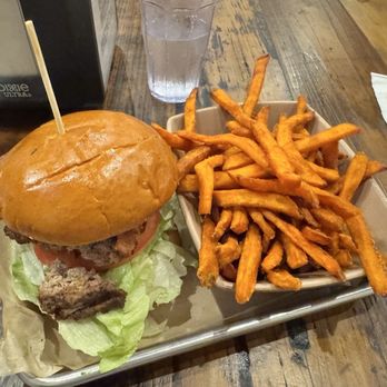 Burger Bench - Turkey burger and sweet potato fries - Burgers Near Me - Vista, California