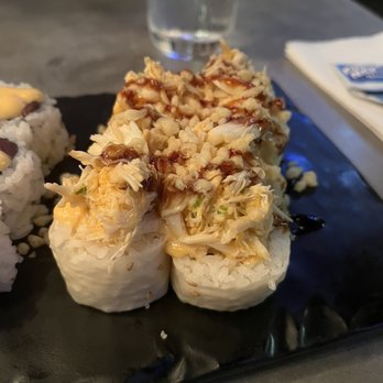 Ossu Asian Tavern - Blue crab shrimp tempura roll - Japanese Near Me - Atlantic City, New Jersey