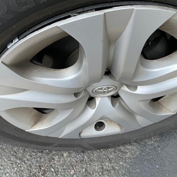 RT Tire - Broken hubcap - Tires Near Me - Pacheco, California