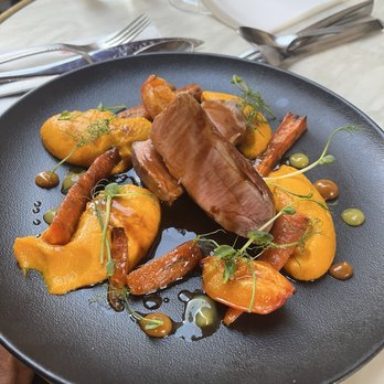 Le Chien de Pavlov - Pork filet with squash and apricot - Bistros Near Me - Bordeaux, 33 Le Chien de Pavlov - Pork filet with squash and apricot - Bistros Near Me - Bordeaux, 33