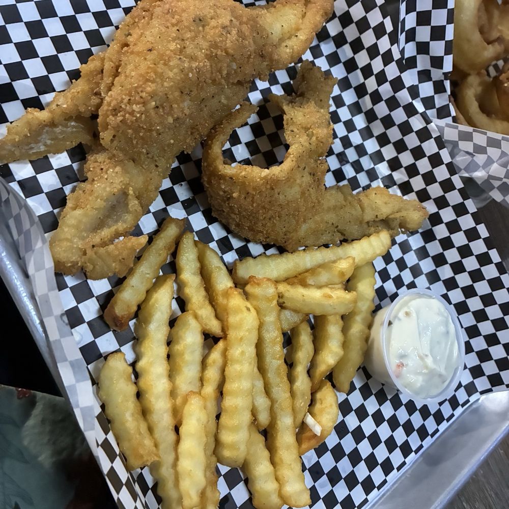 Link's Bar - Fish basket - Sports Bars Near Me - Greensburg, Indiana Link's Bar - Fish basket - Sports Bars Near Me - Greensburg, Indiana