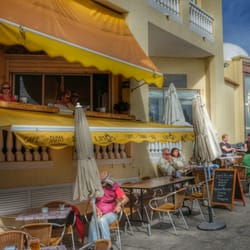 Lino's Cafe - Seaside tables!