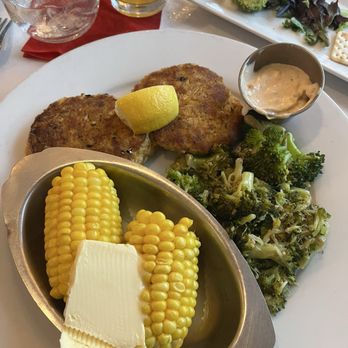 Splash by the Sea - Crab Cakes, Corn on the Cob and broccoli - Seafood Near Me - North Topsail Beach, North Carolina