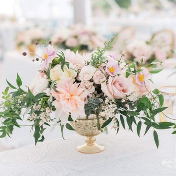 Charmed Events Group - Beautiful flower arrangement by Poppy's Petalworks PC: Jasmine Lee Photography - Party & Event Planning Near Me Charmed Events Group - Beautiful flower arrangement by Poppy's Petalworks PC: Jasmine Lee Photography - Party & Event Planning Near Me