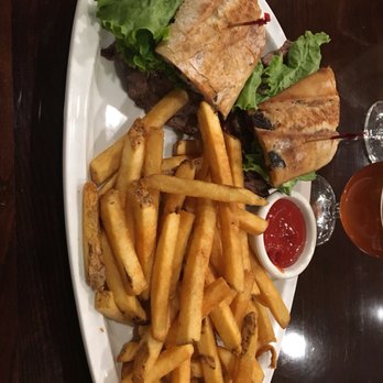 Hapy Bistro - Mediterranean Near Me - Pismo Beach, California