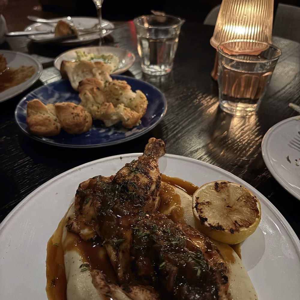 The Alderman - Chicken Entree, Fresh baked Garlic Bread - Vacation Rentals Near Me - New York, New York The Alderman - Chicken Entree, Fresh baked Garlic Bread - Vacation Rentals Near Me - New York, New York