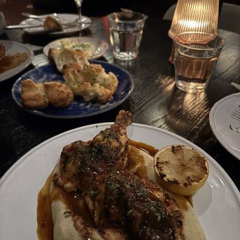 The Alderman - Chicken Entree, Fresh baked Garlic Bread - Vacation Rentals Near Me - New York, New York The Alderman - Chicken Entree, Fresh baked Garlic Bread - Vacation Rentals Near Me - New York, New York