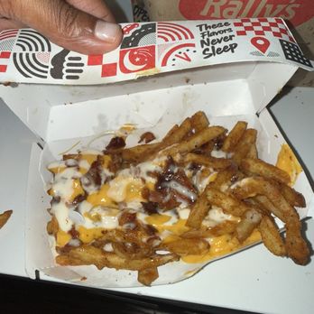 Rally's - Loaded fries - Fast Food Near Me - St. Louis, Missouri Rally's - Loaded fries - Fast Food Near Me - St. Louis, Missouri