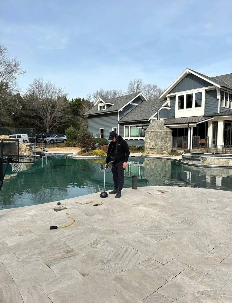 Slide of Expert Leak Pool