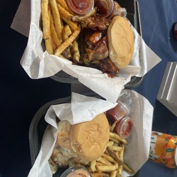 Ol' Pot Hole - Food Trucks Near Me - Tucson, Arizona