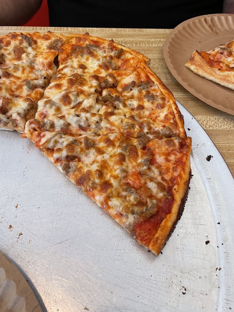 FAMOUS PIZZA 41 Photos & 132 Reviews 211 Main St, North