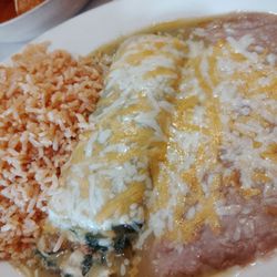 El Ranchon Family Mexican Restaurant - Lunch portion of spinach quesadilla! Buttery delicious!