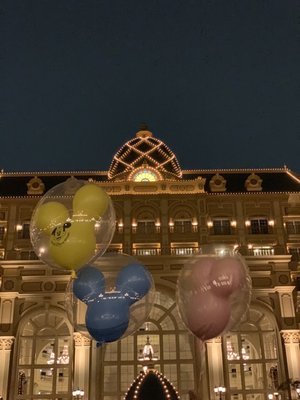 Tokyo Disneyland Hotel by null