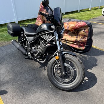 Memphis Shades - The side bags detract from the retro look of the bike more than the small windshield does - Motorcycle Parts & Supplies Near Me - Rossville, Tennessee Memphis Shades - The side bags detract from the retro look of the bike more than the small windshield does - Motorcycle Parts & Supplies Near Me - Rossville, Tennessee