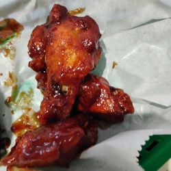 Arthur's Pizza - BBQ wings