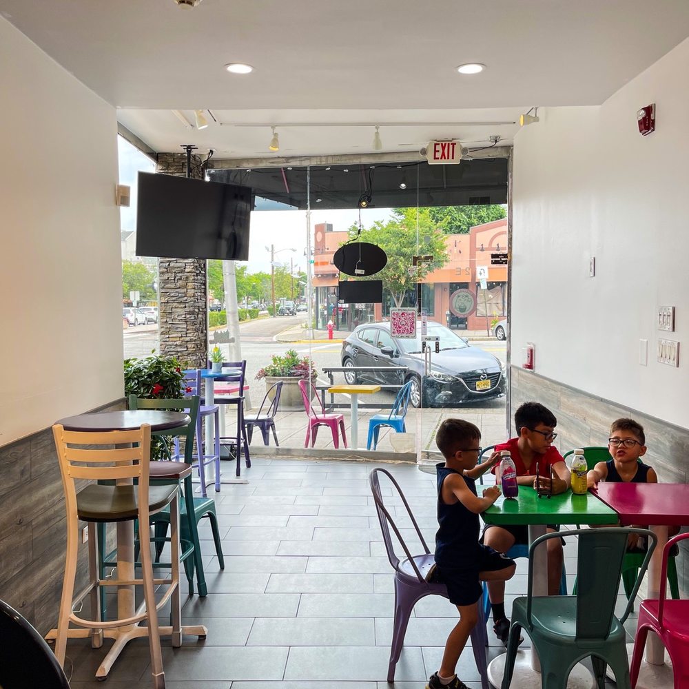 Lucky Rolls cafe - Dining room - Ice Cream & Frozen Yogurt Near Me - Englewood, New Jersey Lucky Rolls cafe - Dining room - Ice Cream & Frozen Yogurt Near Me - Englewood, New Jersey