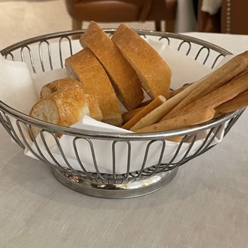 Cipriani - Stale bread with no butter and some breadsticks?  Was I at the Olive Garden? - Italian Near Me - Las Vegas, Nevada