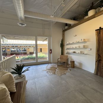 The NOW Massage Phoenix Camelback - Lobby - Massage Near Me - Phoenix, Arizona