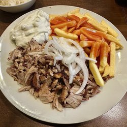 Thomas Grill - Gyros mit Tzaziki und Zwiebeln + Pommes mit Currysoße