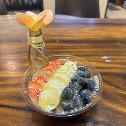 Big Wave Dave Surf & Coffee - Dave's acai bowl