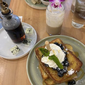 Egg Posh - Lemon-Berry Curd French Toast - Breakfast & Brunch Near Me - Frisco, Texas