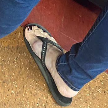 Murray's Neighborhood Grill & Bar - They don't enforce closed toe shoes - American Near Me - Cayce, South Carolina Murray's Neighborhood Grill & Bar - They don't enforce closed toe shoes - American Near Me - Cayce, South Carolina