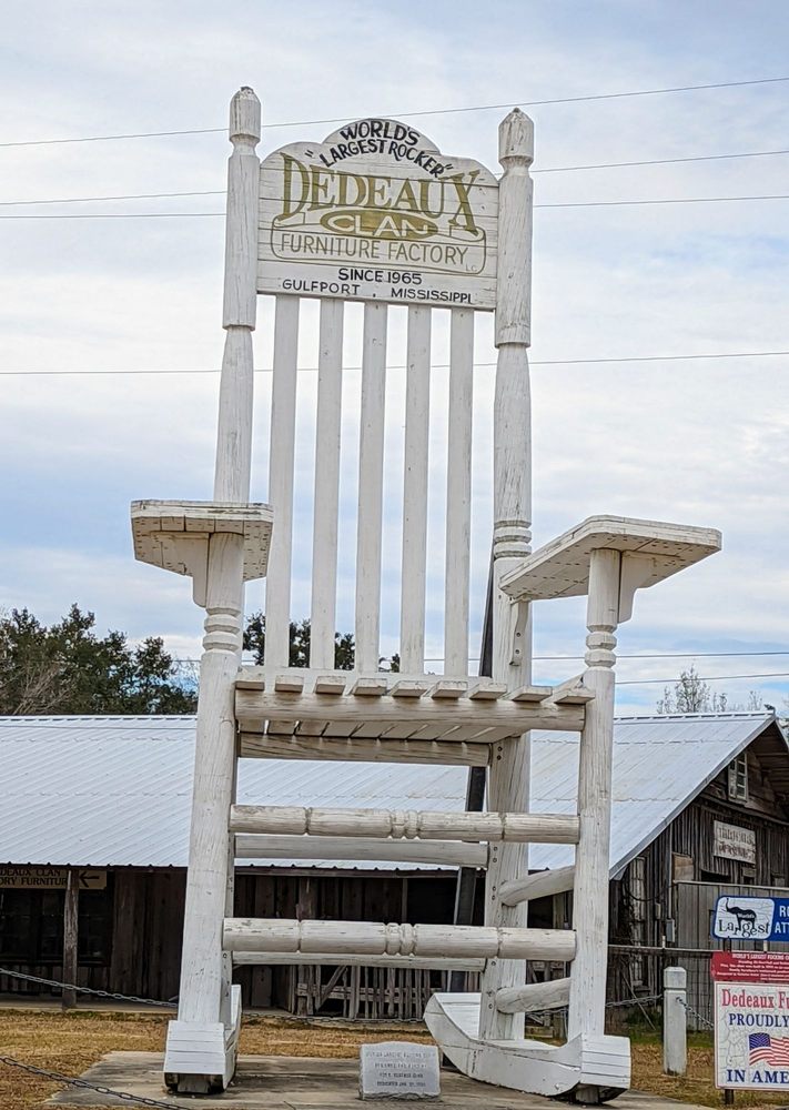WORLD’S LARGEST ROCKING CHAIR - Updated May 2025 - 23 Photos & 10 ...