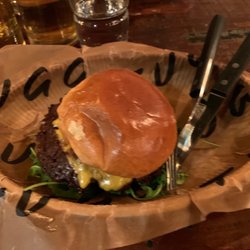 Tugg Burgers