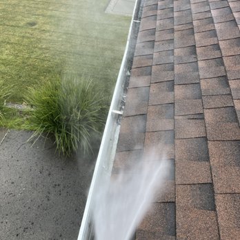 Milan Roofing - Clean gutters - Roofing Near Me Milan Roofing - Clean gutters - Roofing Near Me