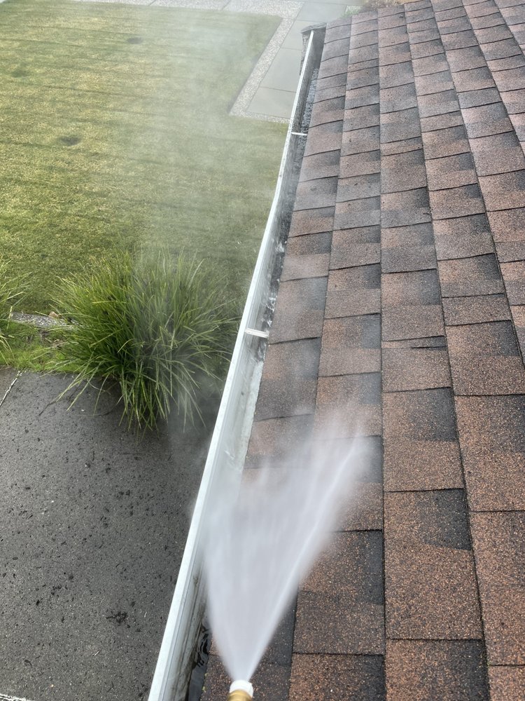 Slide of Milan Roofing