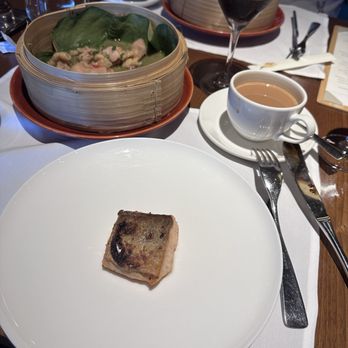 玉衡堂 - Salmon - Airport Lounges Near Me - Hong Kong, HK
