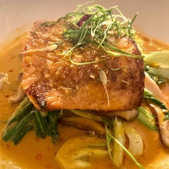 Le Colonial - Naples - Ca Hoi Nuong salmon - French Near Me - Naples, Florida
