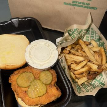 Wingstop - Chicken Sandwich Combo. Lemon Pepper, regular fry and a drink with ranch. - Chicken Wings Near Me - Maricopa, Arizona Wingstop - Chicken Sandwich Combo. Lemon Pepper, regular fry and a drink with ranch. - Chicken Wings Near Me - Maricopa, Arizona
