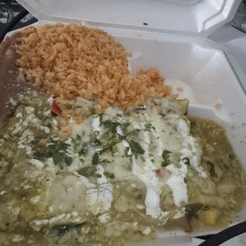 Maga's Cafe - Enchiladas Verdes - Breakfast & Brunch Near Me - Houston, Texas
