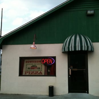 Down Home Pizza - the front of the restaurant - Pizza Near Me - Hahira, Georgia Down Home Pizza - the front of the restaurant - Pizza Near Me - Hahira, Georgia