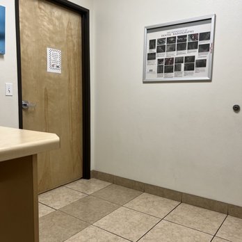 Warm Hearts Pet Hospital - One of the waiting rooms - Veterinarians Near Me - Henderson, Nevada Warm Hearts Pet Hospital - One of the waiting rooms - Veterinarians Near Me - Henderson, Nevada
