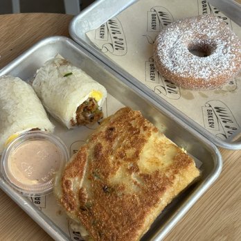 Win Son Bakery - BEC scallion, fan tuan, mochi donut - Bakeries Near Me - New York, New York Win Son Bakery - BEC scallion, fan tuan, mochi donut - Bakeries Near Me - New York, New York