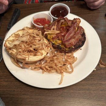 Milwaukee Grill - Western Burger - American Near Me - Janesville, Wisconsin