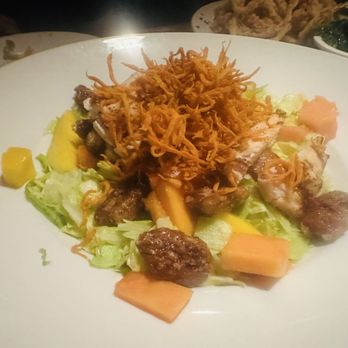 Damon's Steak House - Mango Papaya Chicken Salad - Steakhouses Near Me - Glendale, California Damon's Steak House - Mango Papaya Chicken Salad - Steakhouses Near Me - Glendale, California