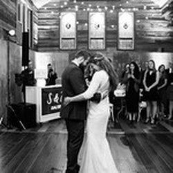 redesignwithme - Wedding photography and graphic design
