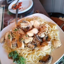Very little sauce, mushrooms and chix in big huge chunks.