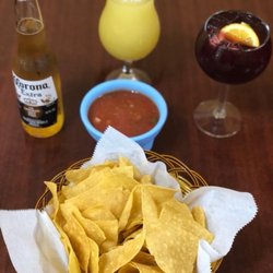 El Toro - Nothing better than homemade chips and salsa with some delicious drinks