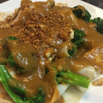 Rachawadee Thai Cafe - Rama Noodles with broccoli - peanut sauce heaven - Thai Near Me - Mount Vernon, Washington Rachawadee Thai Cafe - Rama Noodles with broccoli - peanut sauce heaven - Thai Near Me - Mount Vernon, Washington