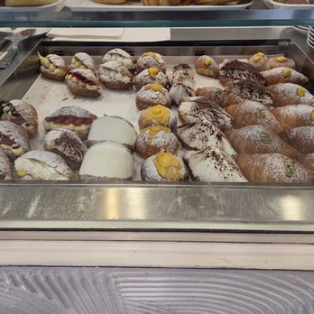 Tonka - Interior -- Cornetti - Cafeteria Near Me - Terni, TR