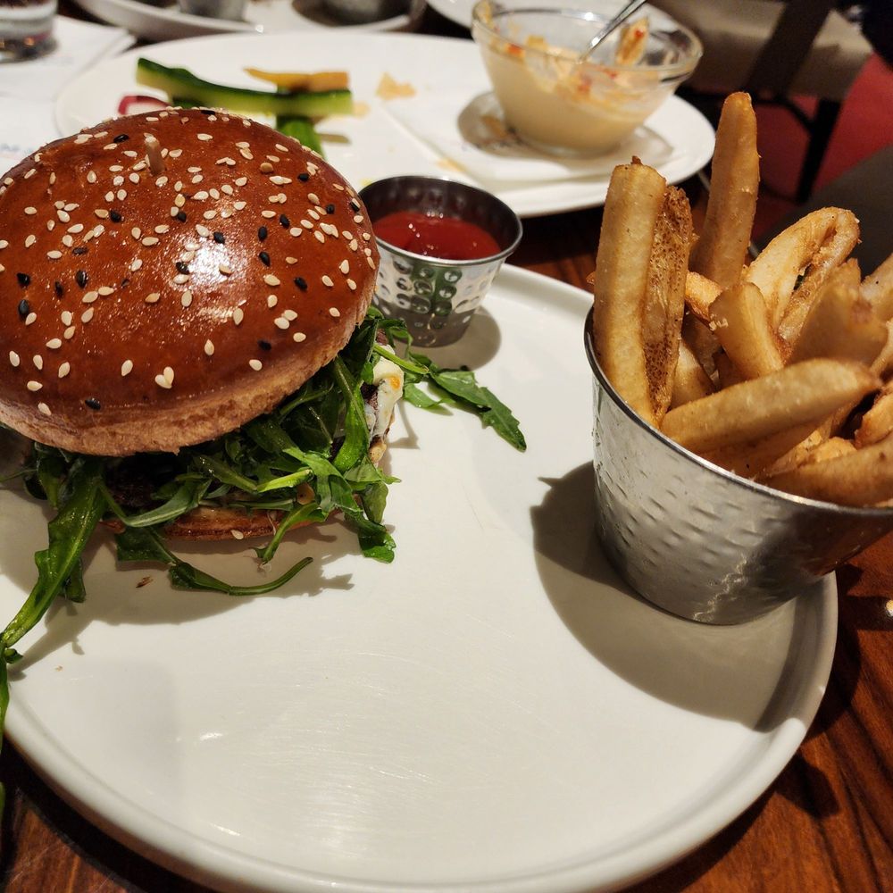 Gordon Ramsay Burger - Bleu Cheese Burger - Burgers Near Me - Las Vegas, Nevada Gordon Ramsay Burger - Bleu Cheese Burger - Burgers Near Me - Las Vegas, Nevada