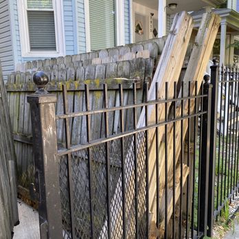 Flores Fence - Fences & Gates Near Me - Chicago, Illinois Flores Fence - Fences & Gates Near Me - Chicago, Illinois