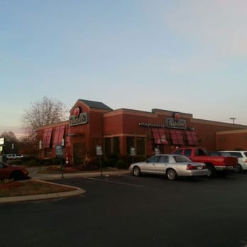 Applebee's Grill + Bar - Sports Bars Near Me - Chattanooga, Tennessee
