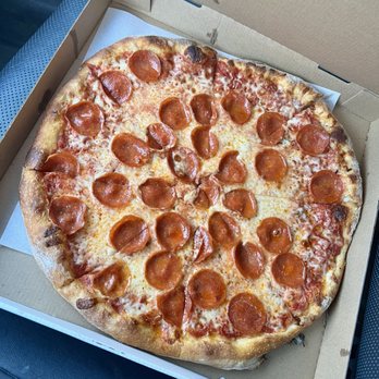 Landini's Pizzeria - Pizza Near Me - Las Vegas, Nevada