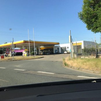 Shell Station Silke Zill Shell - Shell Tankstelle - Gas Stations Near Me - Zwickau, SN